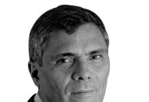 Pepe Larreta, un guapo en camiseta. Humor Politico por Alejandro Borensztein