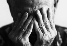 Engañó a sus abuelos para obtener derechos sobre una propiedad. La escribana que intervino también ira a juicio