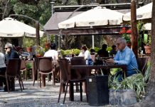 Finalmente, el COE dispuso que en Tucumán sigan abiertos bares, comercios y gimnasios