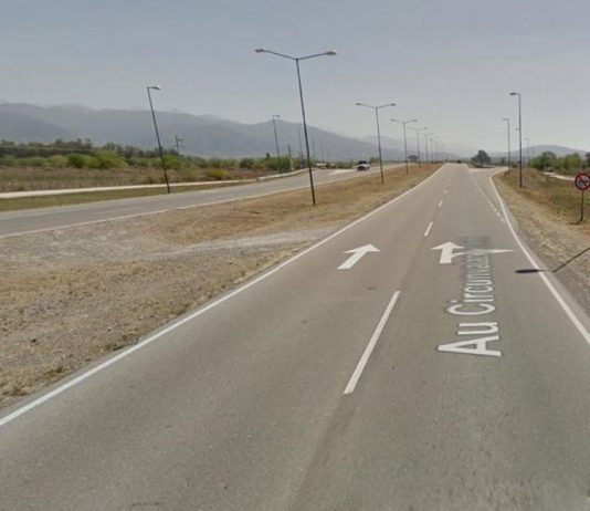 Dos jóvenes armados detenidos al intentar asaltar a una motociclista en la Circunvalación Oeste