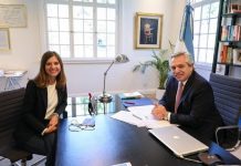 Sobra la plata: el Gobierno suma más de 720.000 chicos al programa de la AUH