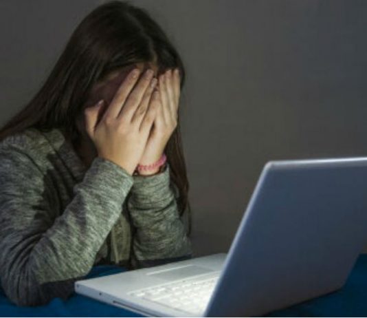 Condenaron a 10 años de prisión a un preceptor por grooming y producción de material de abuso sexual