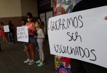 Protesta de comerciantes del Shopping Alto NOA