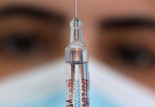 El gobierno informó que en 24 horas 1.654 profesionales de la salud recibieron la vacuna rusa