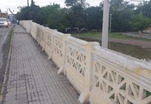 Por fin alguien se acordó del puente de la vergüenza y atado con alambre