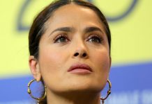 Al natural y orgullosa de su edad: Salma Hayek sorprende al mundo con su bikini en las redes sociales