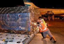 Llegó el primero de los dos vuelos de Aerolíneas Argentinas con 517.500 dosis de la vacuna rusa Sputnik V
