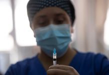 Chile recibe otros cuatro millones de vacunas contra el COVID-19 y Sebastián Piñera llamó a respetar las prioridades