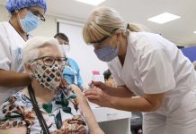 Vacunación COVID-19: Se reanudaron los turnos para mayores de 70 años y por terminación de DNI