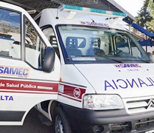 Dos efectivos policiales en estado crítico tras sufrir un fuerte siniestro vial en El Carril