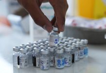 Agencia Europea de Medicamentos recomienda dosis de refuerzo a población general con vacuna Pfizer