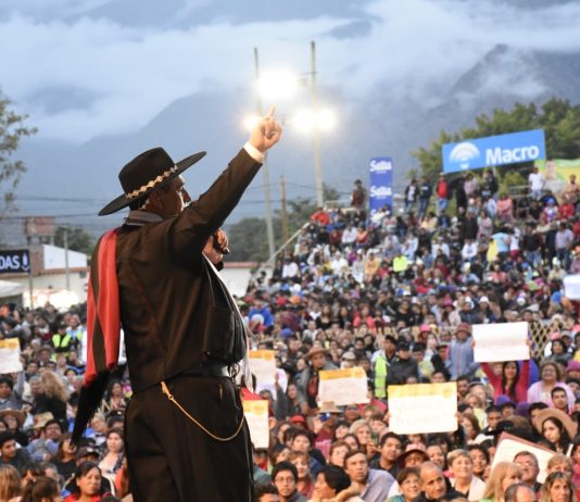 El Chaqueño Palavecino cerró la Serenata a Cafayate a las 11 de la mañana
