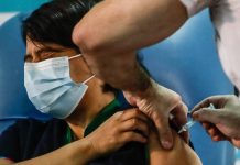 Ante el avance de contagios: los mayores de 18 años pueden recibir la dosis de refuerzo a los 4 meses de la segunda