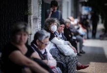 El Gobierno anunció un aumento del 15,6% en todas las jubilaciones y pensiones y un bono de $10.000 para los haberes mínimos