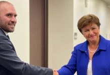 El directorio del FMI aprobó el acuerdo con la Argentina y el Gobierno consiguió refinanciar los USD 45.000 millones