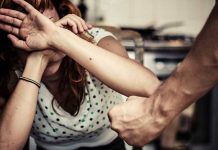 Detienen e imputan a un joven por golpear y amenazar de muerte a su expareja embarazada