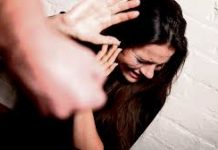 Estaba preso por agredir a su ex pareja, salió de la cárcel, la buscó y volvió a golpearla