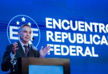 El falso Miguel Pichetto aseguró ahora que “el charanguito y la música del norte no tienen nada que ver con Argentina”