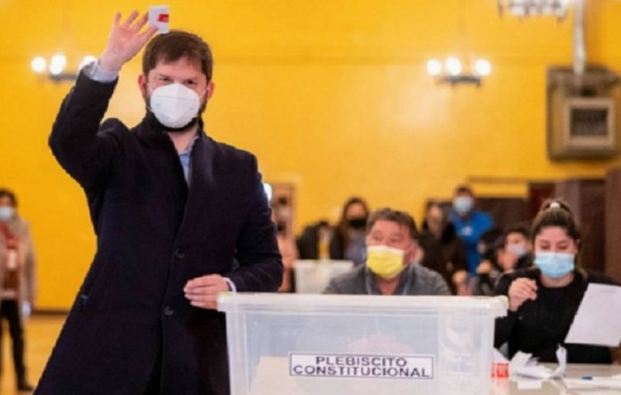 boric votando