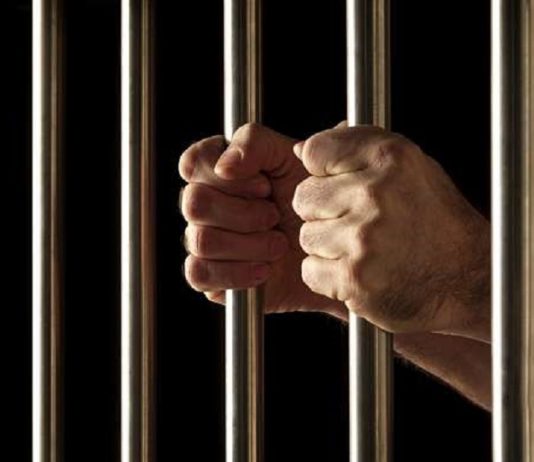 8 años y 6 meses a la cárcel por abusar de su hija de 17 años