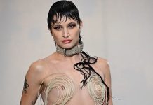 Tanga a la vista, pezones descubiertos, transparencias y recortes: la nueva moda de vestirse casi sin ropa