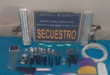 Ladrón atrapado con platos y cubiertos robados a un restaurante de Cerrillos