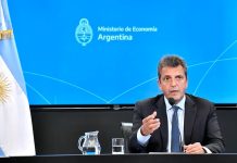 Luego de las denuncias Massa ordenó investigar si se filtró información en la recompra de bonos