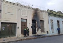 Esta madrugada intentaron incendiar el consultorio del odontólogo denunciado por abuso en 20 de febrero al 300