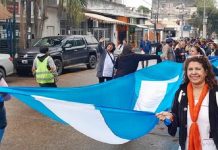 Docentes y profesionales de salud en asambleas y marchas en toda la provincia