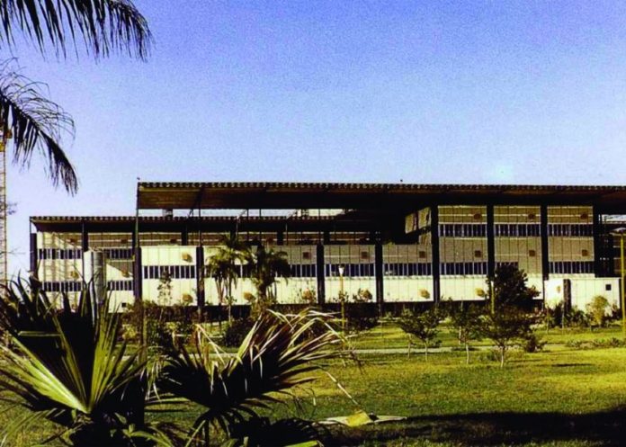 hospital de oran 3 pisos