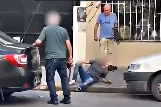 taxista con un fierro