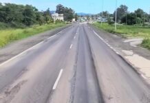 Con la ruta intransitable y toda rota volvió a aumentar el peaje en Cabeza de Buey