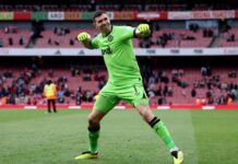 La descomunal atajada de “Dibu” Martínez ante el Arsenal