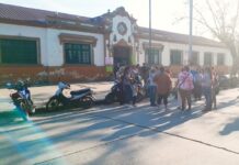 Loa padres de alumnos de la escuela Pizarro de Orán volvieron a cortar la calle Belgrano