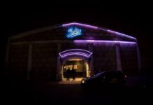 Un violento ataque a la salida del boliche Salón dejó a un joven en grave estado al ser golpeado con un ladrillo