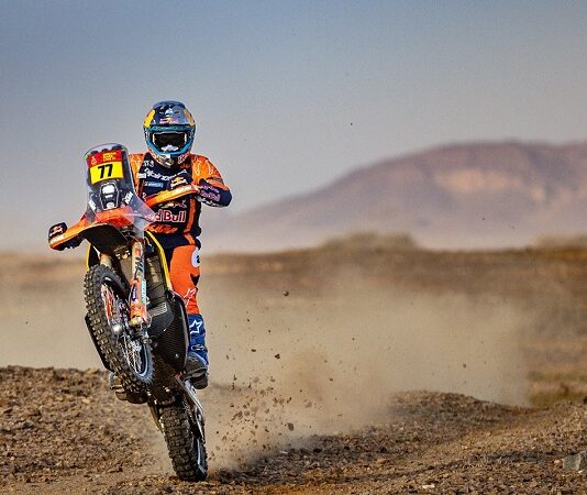 Ricky Brabec gano la Etapa 6 del Rally Dakar 2026 en motos: Luciano Benavidez 6° y 3° en la general