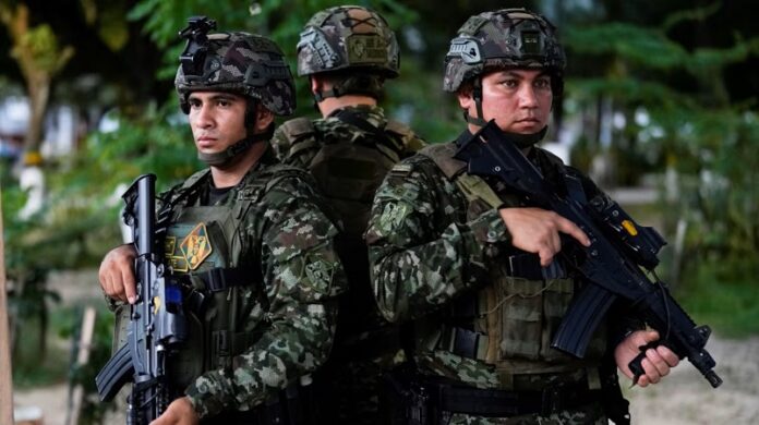 soldados colombianos