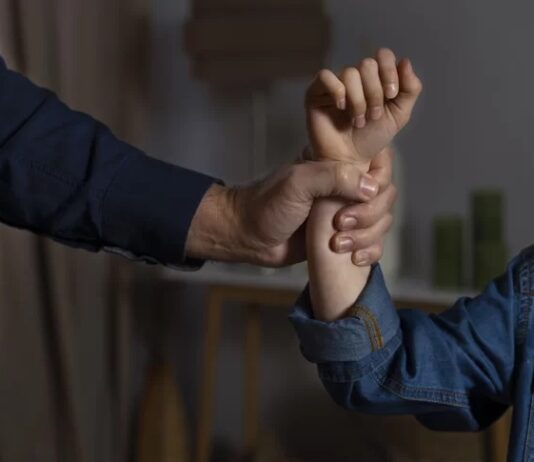 Va a juicio el hombre que agredió a su pareja, su cuñada y a su suegra en Campo Quijano