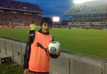 Ya no habrá alcanza pelotas en el futbol argentino y los árbitros hablarán tras revisar el VAR