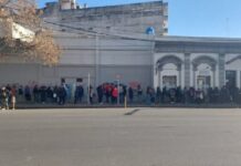 Largas filas y reclamos en la Agencia Nacional de Discapacidad de Salta