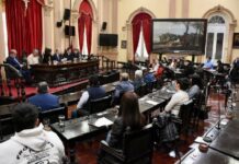 Estudiantes de la Universidad Kennedy visitaron el Senado y conocieron de cerca su funcionamiento