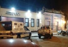 Tres policías detenidos por montar un control vial sin autorización: Investigan un millonario robo