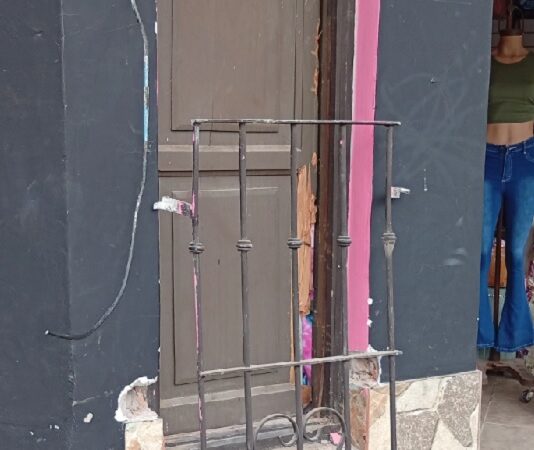 Ingresó a robar, se cambió la ropa y se fue con mercadería valuada en dos millones