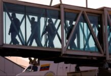 Llega al país el primer vuelo con 16 argentinos deportados de Estados Unidos