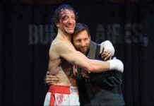 Lionel Messi enloqueció la calle Corrientes en su visita a Rocky, la obra de Nicolás Vázquez