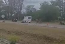 Murió una menor que circulaba en moto con su hermana al chocar con una camioneta en Metan