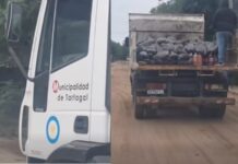 Por las elecciones reparten bolsones en los camiones de la Municipalidad de Tartagal