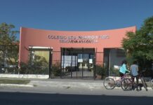 Pusieron policías en la puerta del colegio de R° de Lerma donde se pelearon dos jóvenes