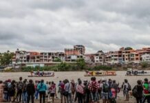 Tensión en Aguas Blancas: bagayeros piden control migratorio y persiste el descontrol en la frontera