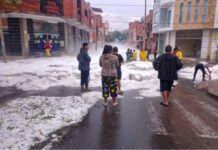 El granizo tapo las calles de Tarija
